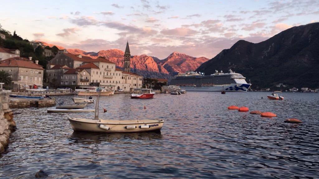 Be Happy In Perast Apartment Exterior photo